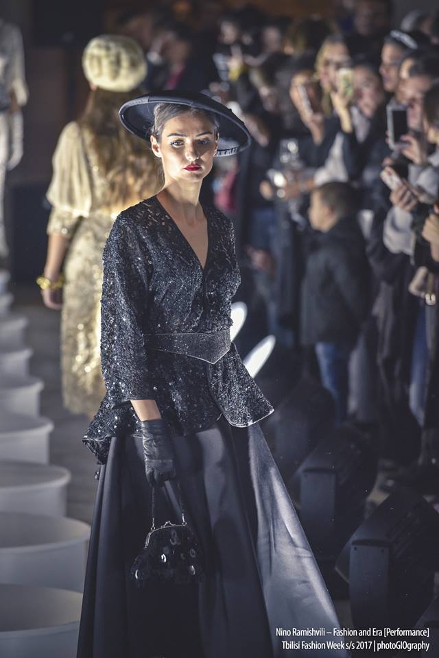 Sukhishvili ensemble dancers open Tbilisi Fashion Week in extraordinary costumes geotv.ge